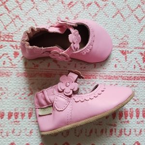 Robeez 0-6 months leather bootie new without tags